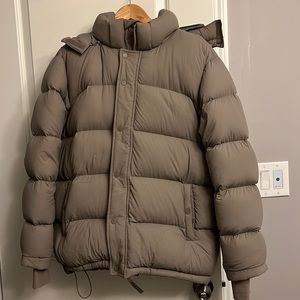 Aritzia super puff jacket